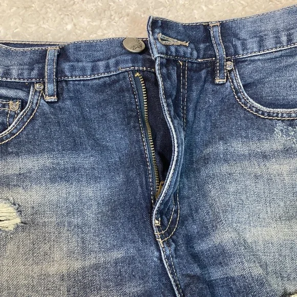 💙Free People Distressed Crochet Lace Trim Denim Short - Picture 7 of 9